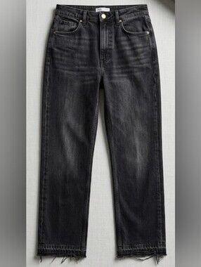 High-Rise Straight Jeans in Washed Black W/Distressed Hem (Sz 6) Street Acubi